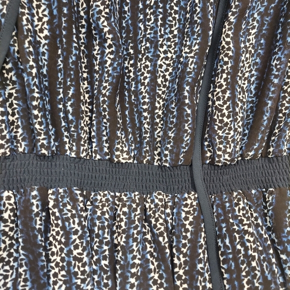 Michael Kors Women's Animal Print Peplum Top Elastic around waist Size Large - Picture 4 of 8